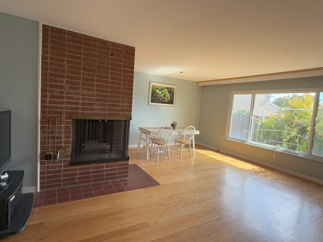 Foto del edificio - 945 Evergreen Ave