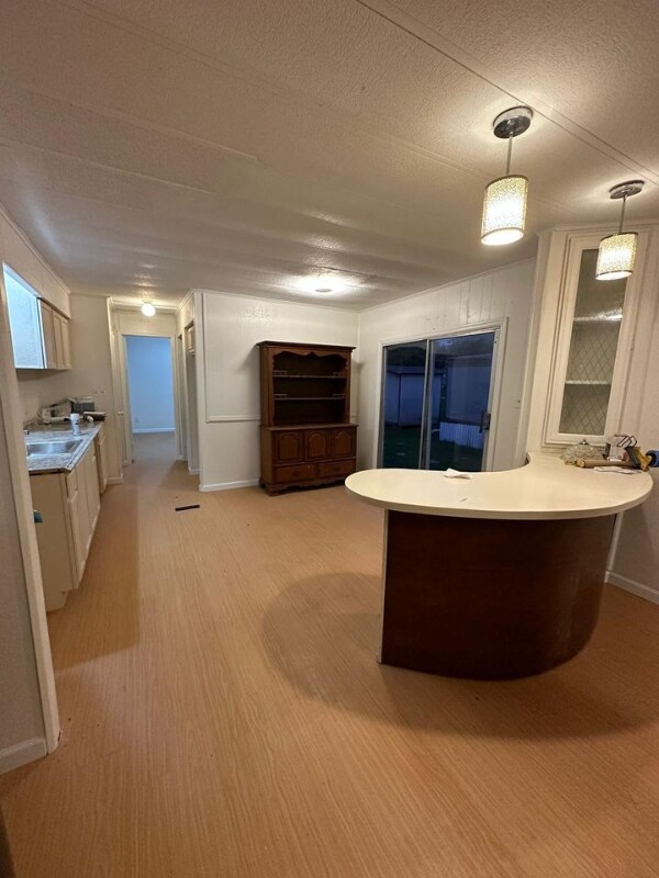 Foto del edificio - 215 Stratton Ridge Rd