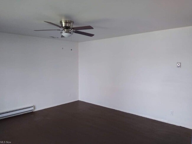Building Photo - 2561 Sierra Dr