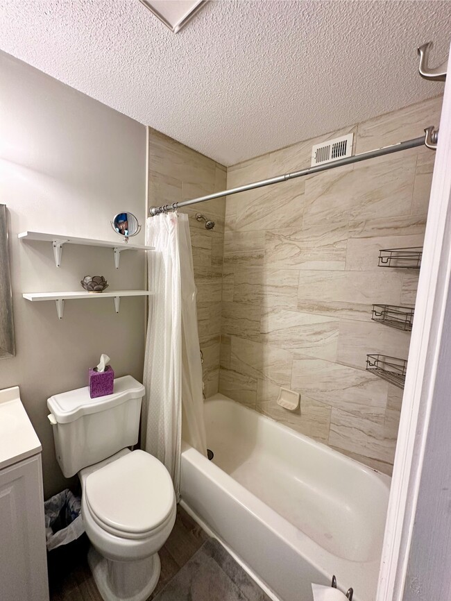 Foto del edificio - 45 Folly Field Rd