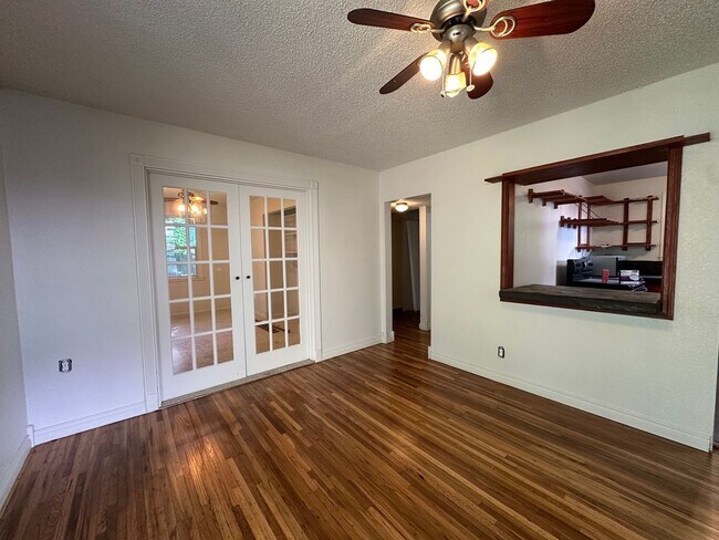 Foto del edificio - Charming 2 Bedroom, 1 Bath Finch Arboretum Area Home