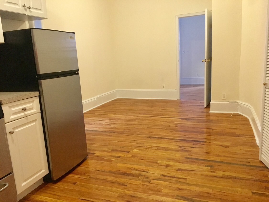 Foto principal - 250 E 94th St