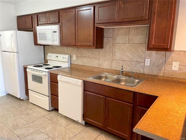 Foto del edificio - 601 White Oak Dr