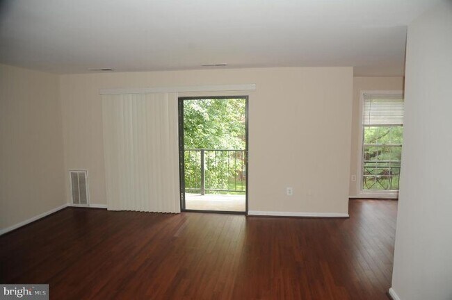 Building Photo - 830 Quince Orchard Blvd