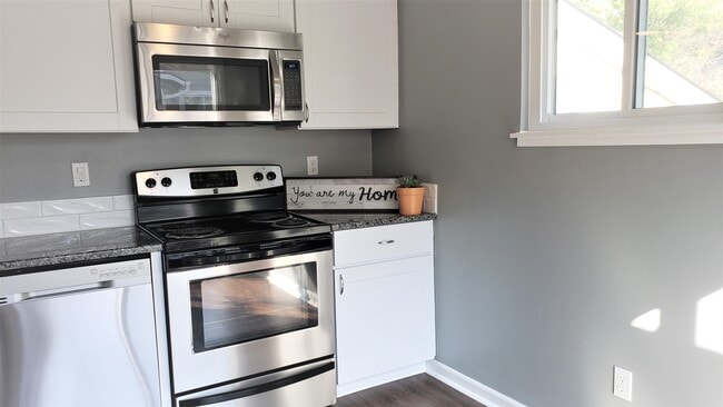 Kitchen with Granite - 8847 Carriage Dr
