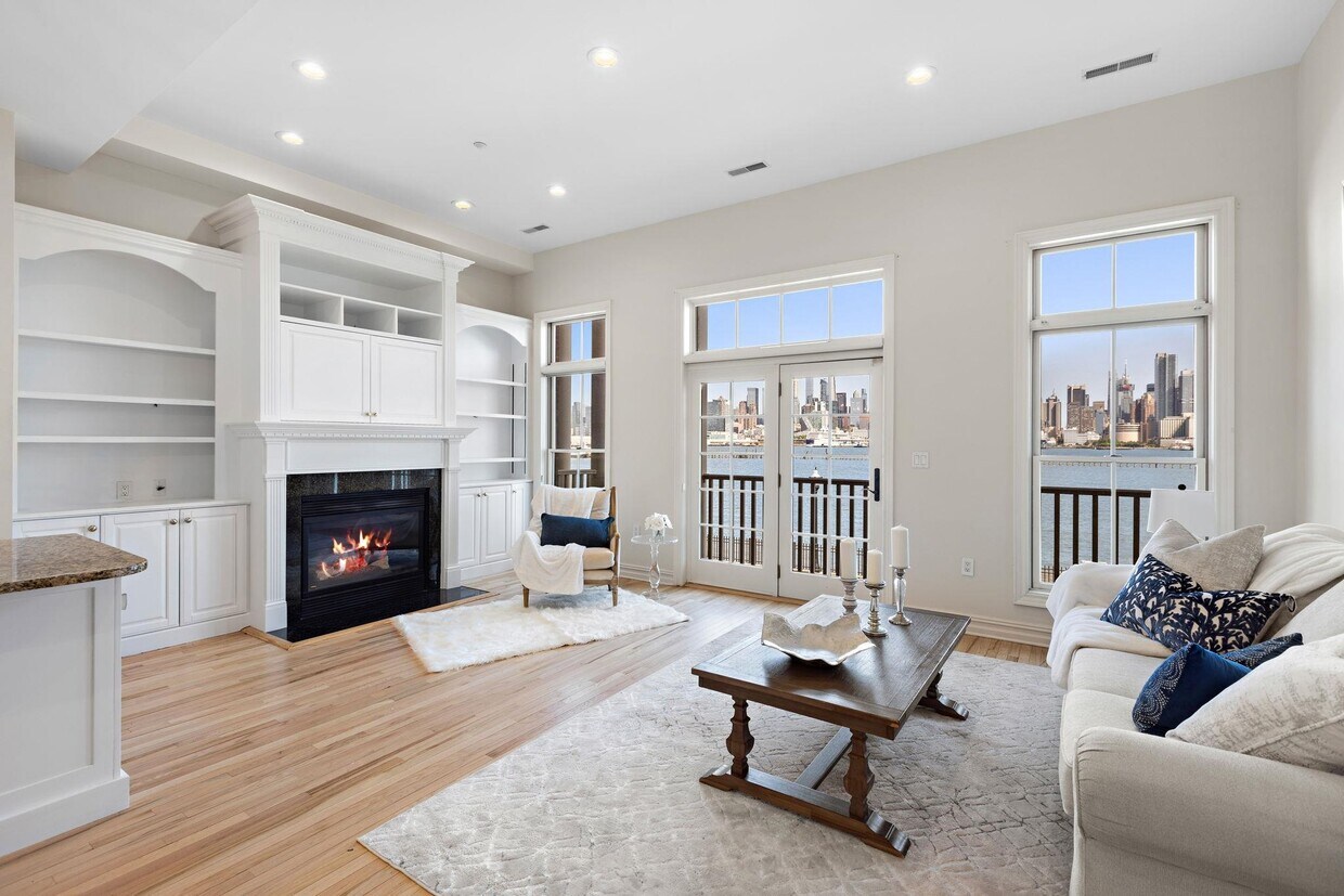 Primary Photo - 116 Regency Pl