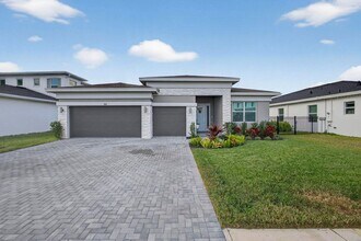 Building Photo - 1543 Stockbridge St