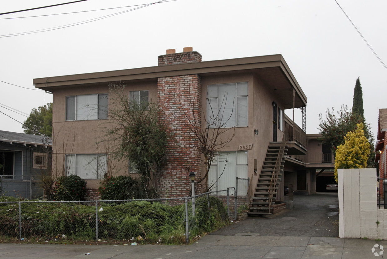 Primary Photo - 2937 Brookdale Ave