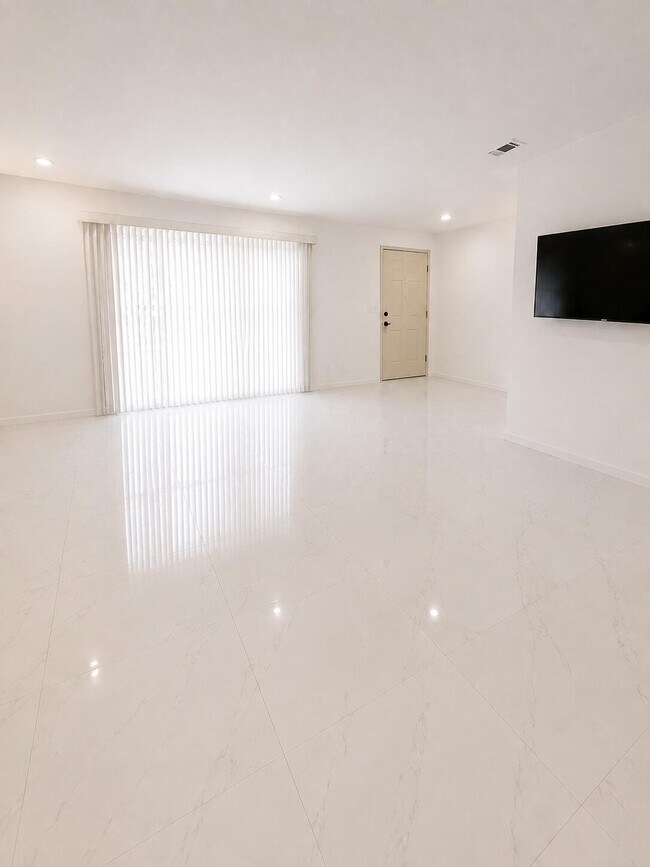 Foto del edificio - 230 SW Inwood Ave