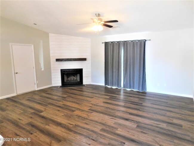 Building Photo - 110 Woodside Ct