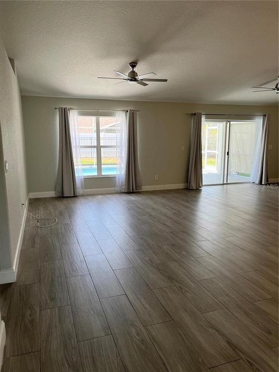 Foto del edificio - 3350 Countryside View Dr