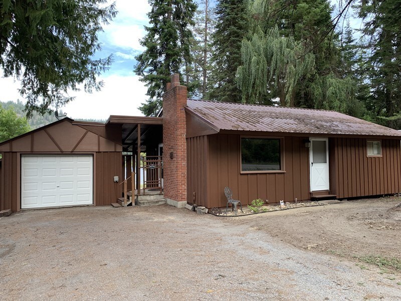River Resort Bungalow House Rental in Cusick, WA