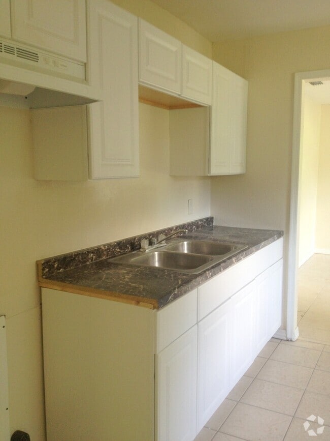 Building Photo - 38510 New Haven Dr