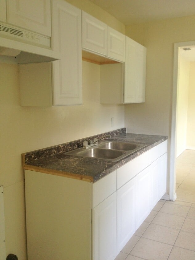 Primary Photo - Quiet Dade City 3BR/1BA Block Home !