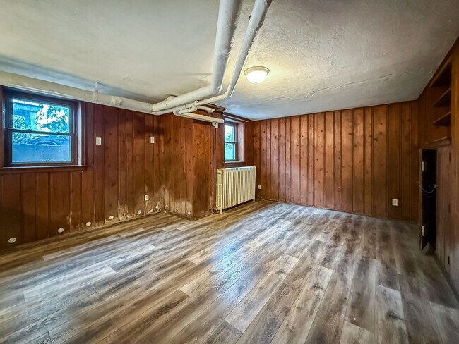 Foto del edificio - Updated 2 Bedroom Apartment Near UIUC – Convenient Location & Great Amenities