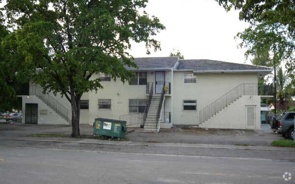Primary Photo - 2930 NW 22nd Ave