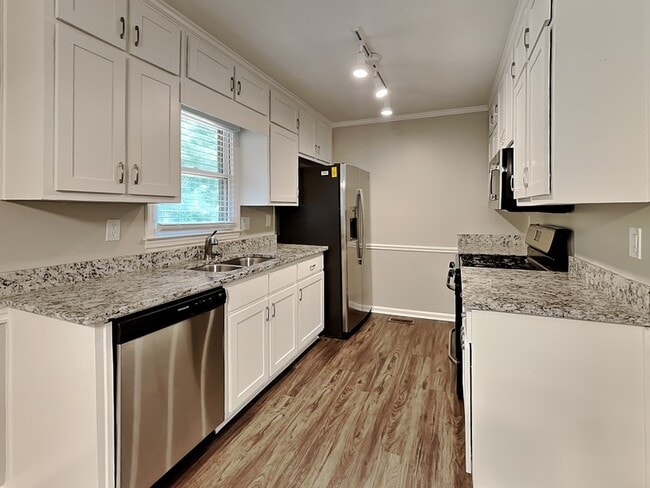 Building Photo - 1464 Cherry Hill Rd SW