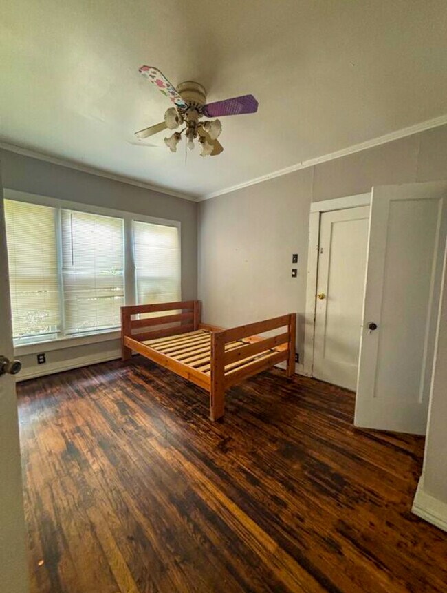 Foto del edificio - 1616 Campbell St