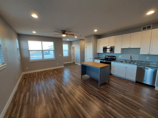 Building Photo - Two Bed 1.5 Bath Townhome In Deer Trail!!!