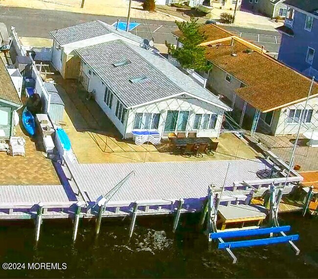 Building Photo - 261 Bay Beach Way