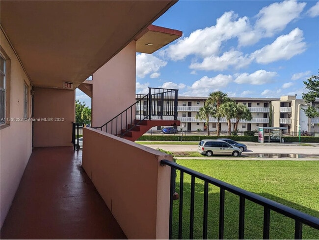 Building Photo - 19001 NE 14th Ave