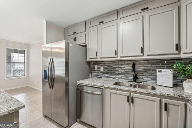 Foto del edificio - 434 McGill Pl NE