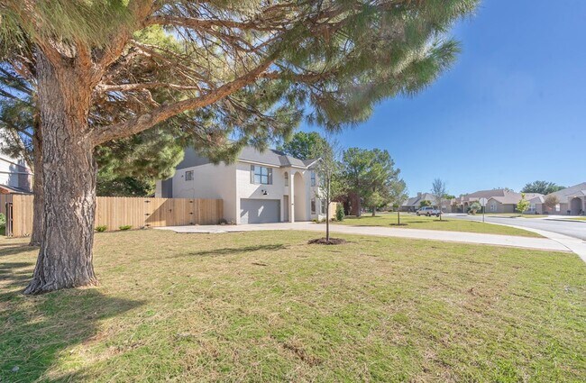 Foto del edificio - 8121 San Antonio St