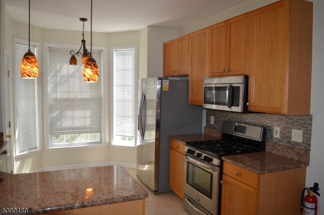 Building Photo - 145 Arrowgate Dr