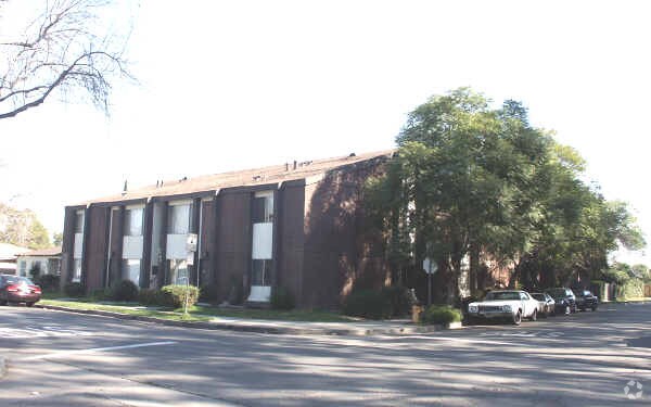 Foto principal - 6744 Orizaba Ave