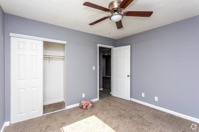 2BR, 1BA - 845 SF - Gateway South Apartments