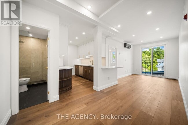 Building Photo - 153 Main St E