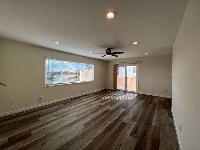 Building Photo - Renovated 3BD/2BA - Please view 360 VIRTUA...