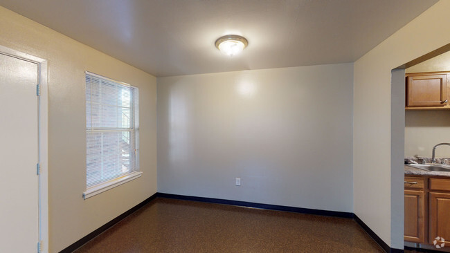 Dining Area - Jefferson Manor