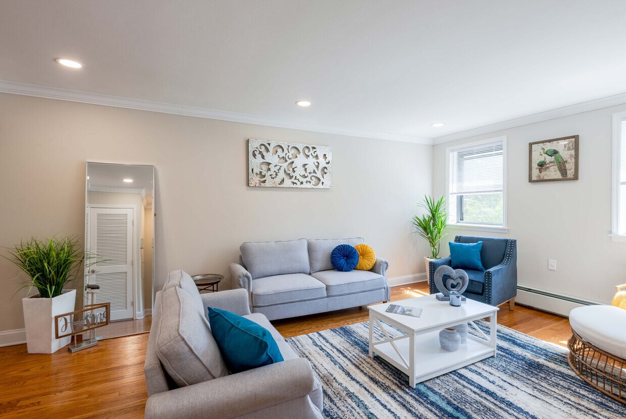Foto principal - Englewood Village, LLC