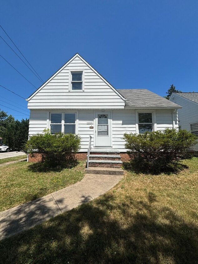 Primary Photo - Charming 3 beds 1 bath in Maple Heights!