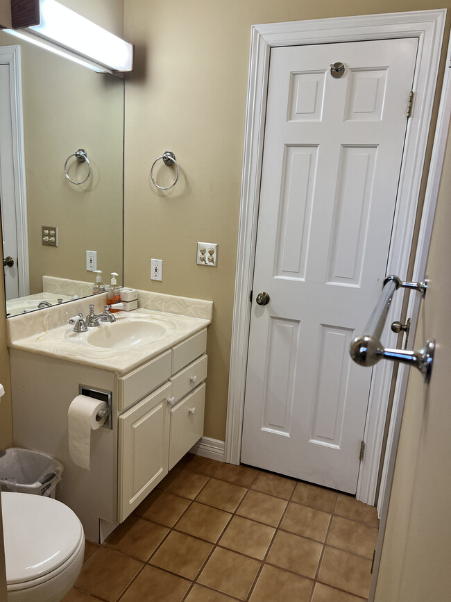 Foto del edificio - 107 Spring Creek Ct