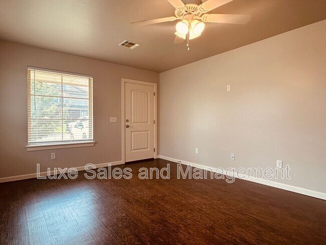 Building Photo - 11510 N Lincoln Blvd