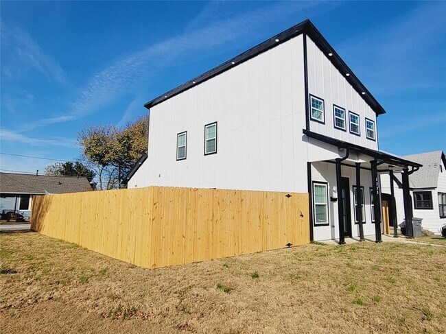 Foto del edificio - 1733 Maryland Ave