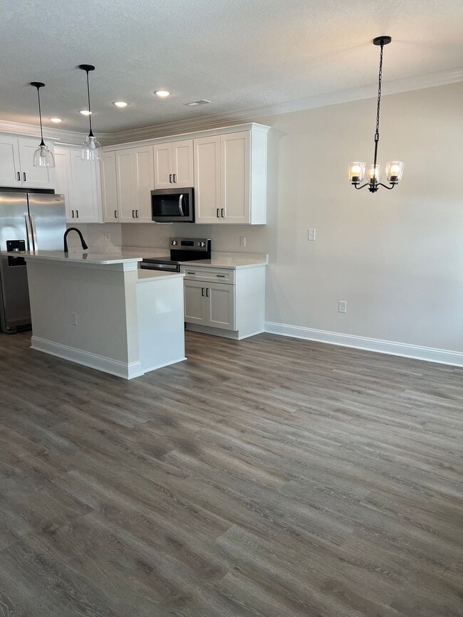 Building Photo - May 15th availability! Brand New! Beautifu...