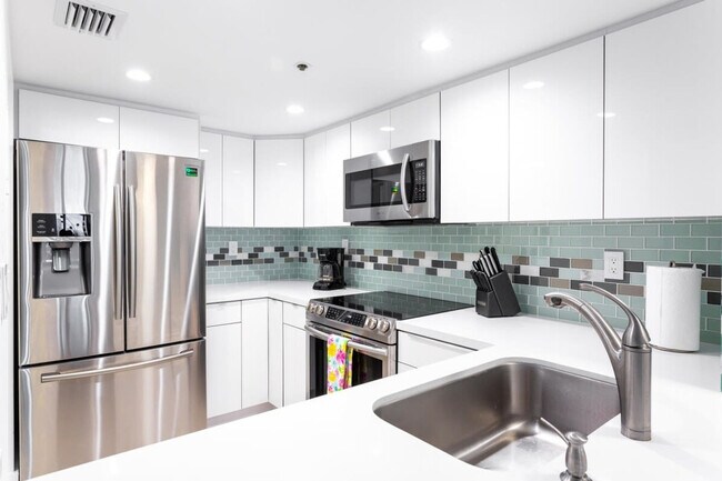 Building Photo - 601 Biscayne Blvd