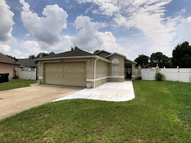 Building Photo - 903 Lejay St