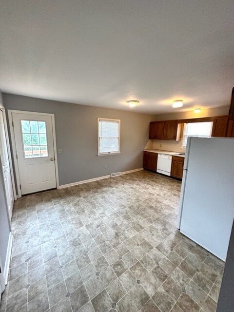 22 Pinewood Circle - Din Rm - 22 Pinewood Cir