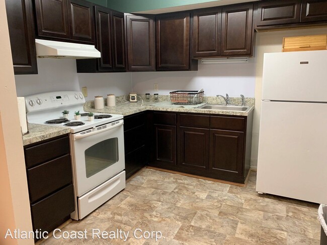 Foto del edificio - 3 br, 1.5 bath House - 713 Lake Edward Dr.
