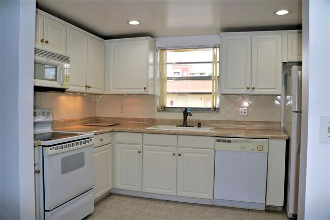 Foto del edificio - 720 N Dixie Hwy