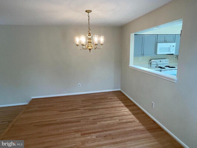 Building Photo - 1311 Templeton Pl