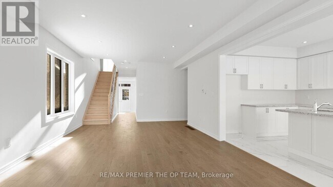 Building Photo - 8 Valleybrook Rd