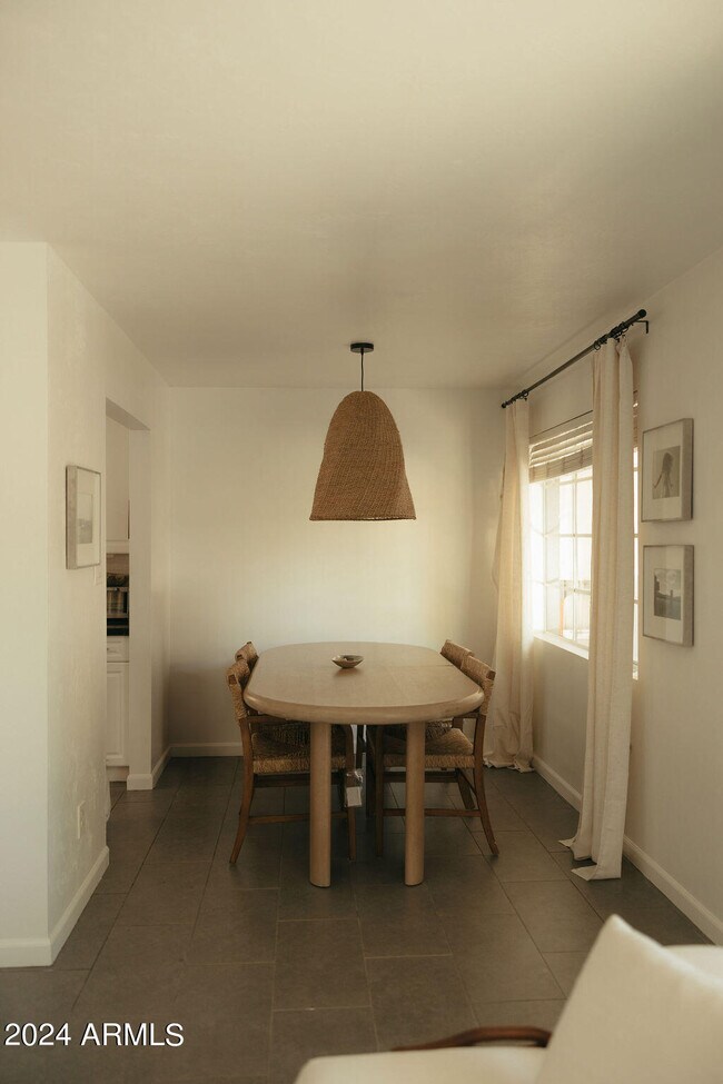Foto del edificio - 4007 E Heatherbrae Dr