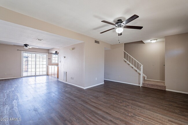 Foto del edificio - 6526 S McAllister Ave