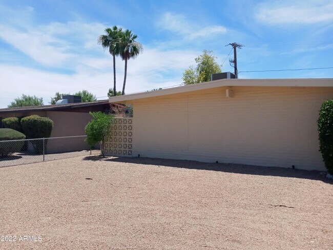 Building Photo - 12434 N Escobar Way