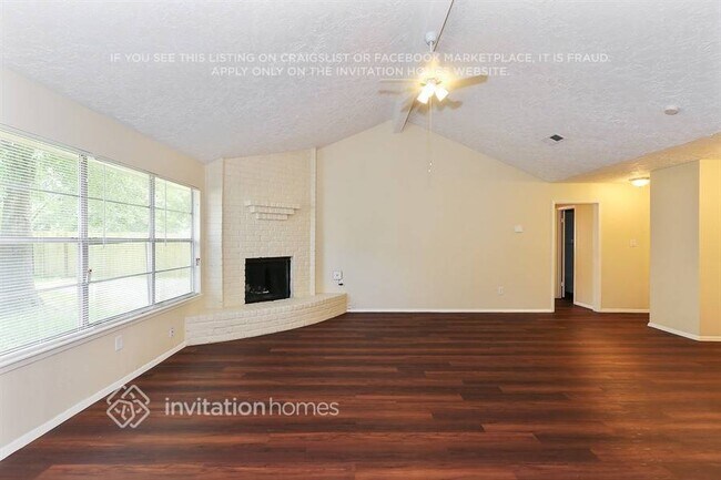 Foto del edificio - 5826 Walnutgate Dr